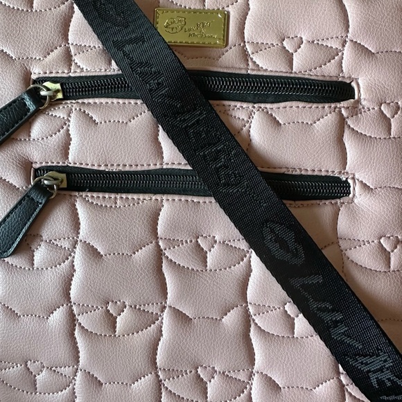 Betsey Johnson Luv Betsey Light Pink Quilted Cat Crossbody - Picture 4 of 8